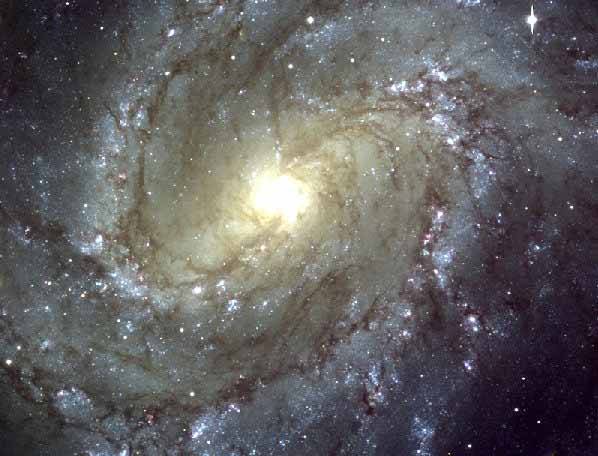 Dobbeltspiralgalaxen M83 i stjernebilledet Hydra